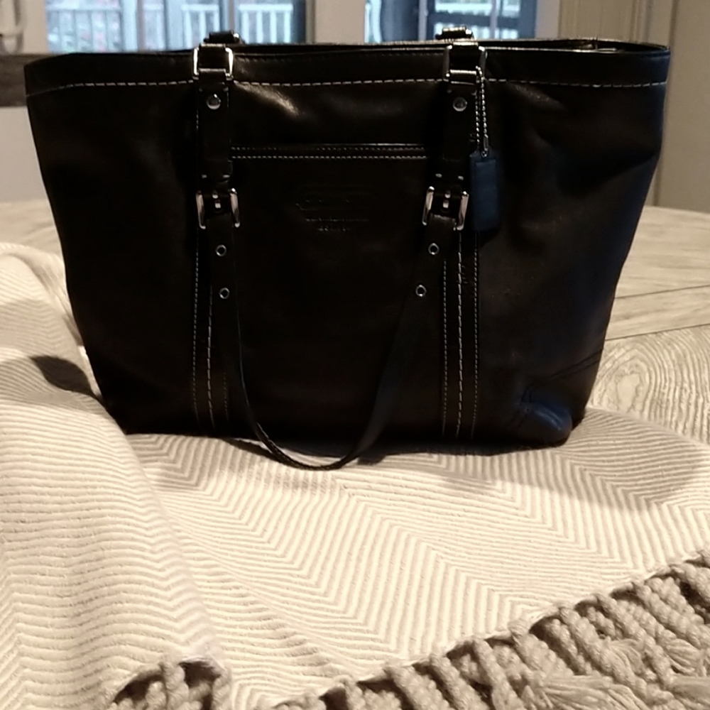 Authentic Coach leather tote shoulder bag